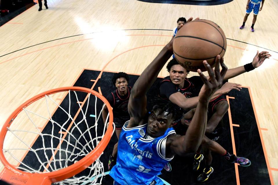 Somto Cyril of the Cold Hearts dunks the ball during an Overtime Elite league game on Feb. 21, 2023, at OTE Arena in Atlanta. Cyril has reopened his recruitment following the departure of former UK head coach John Calipari to Arkansas.