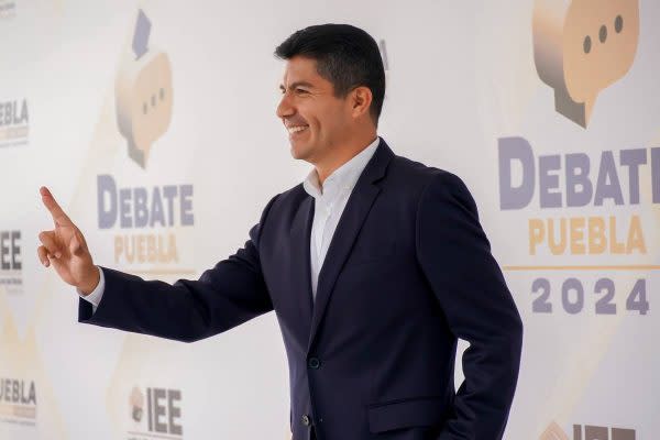 Eduardo Rivera, de Mejor Rumbo para Puebla, previo a debate por la gubernatura del estado. Foto: Facebook @PueblaIEE