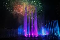 Attempt to break the Guinness World Record for the world's largest fountain in Dubai