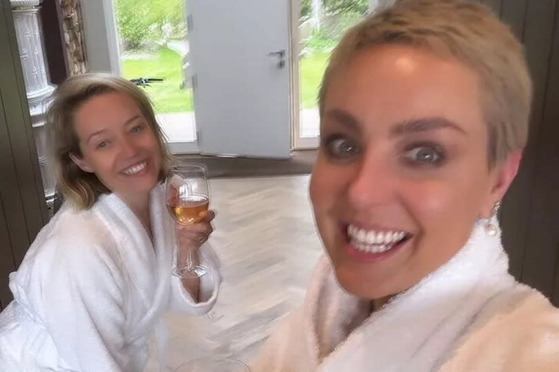 Amy and Kelsey have been spending time relaxing in the Cotswolds