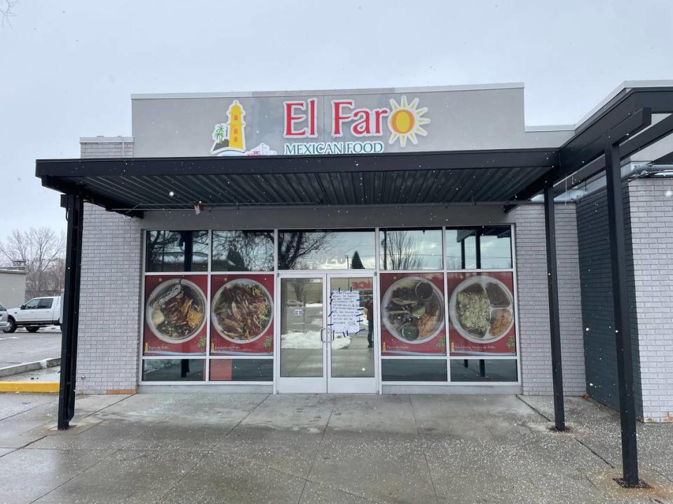 A handwritten sign on the door explains that El Faro Mexican Food closed.