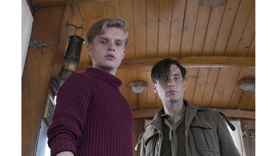 Tom Glynn-Carney and Cillian Murphy in Dunkirk