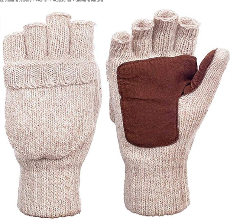 A fleece interior keeps your hands heated while your fingers are free to text. Find them for $14 on <strong><a href="https://amzn.to/2BzQrRE" target="_blank" rel="noopener noreferrer">Amazon</a></strong>.