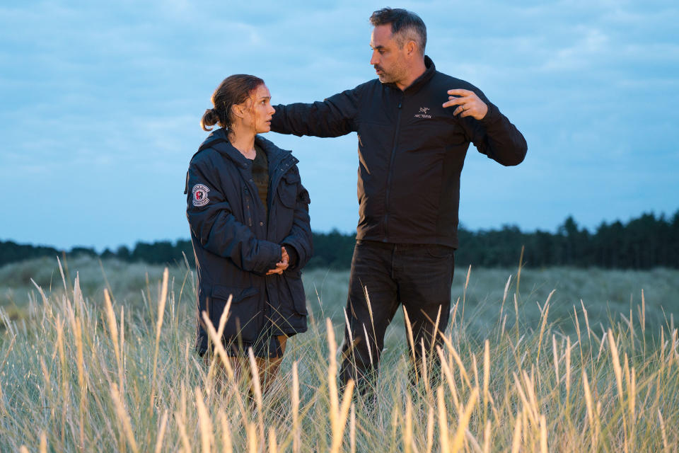 Natalie Portman and writer-director Alex Garland on the set of <em>Annihilation</em>. (Photo: Paramount/Skydance)