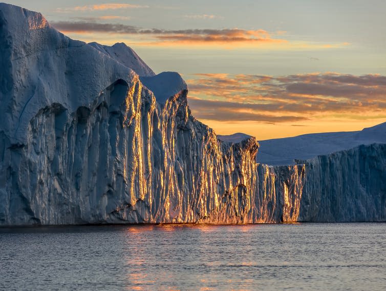 <span class="caption">Icebergs in Disko Bay, Greenland.</span> <span class="attribution"><span class="source">Vadim Petrakov / shutterstock</span></span>