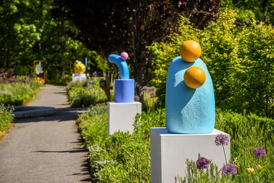 "CHIAOZZA: A Sculpture Exhibition," which opened June 1 and runs until Oct. 15, has 10 large sculptures called “Gemels” ranging in height from 5 to 10 feet each outside at the New England Botanic Garden at Tower Hill.