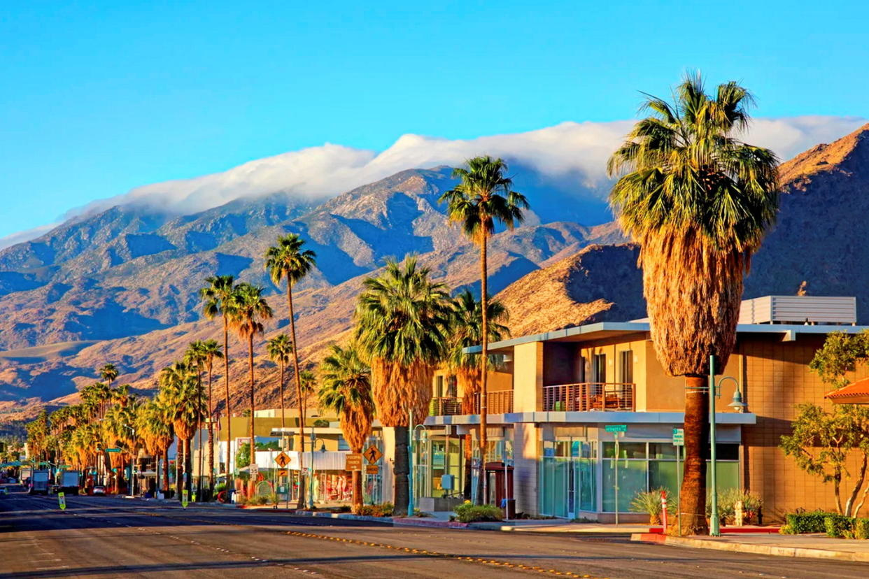 Emblème du modernisme au cœur du désert, Palm Springs est devenu, sous l'impulsion du festival Coachella, l'une des destinations les plus en vogue de Californie.   - Credit:DR