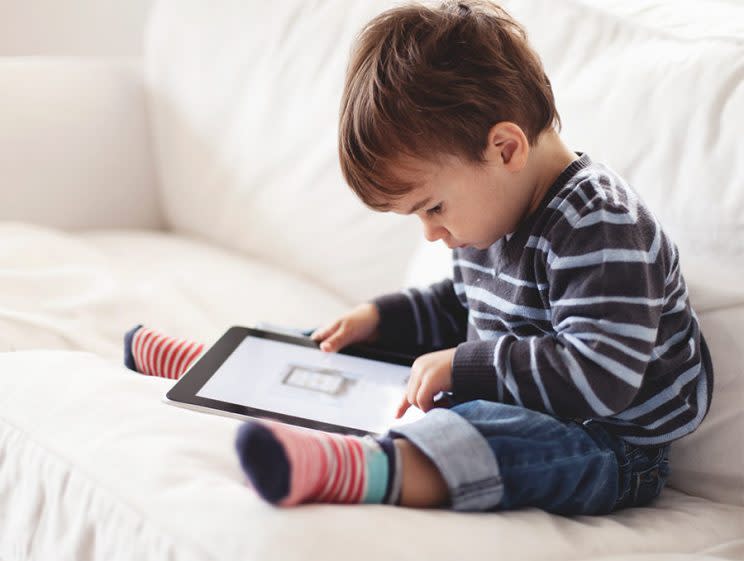 El uso de móviles y tablets en bebés y niños pequeños