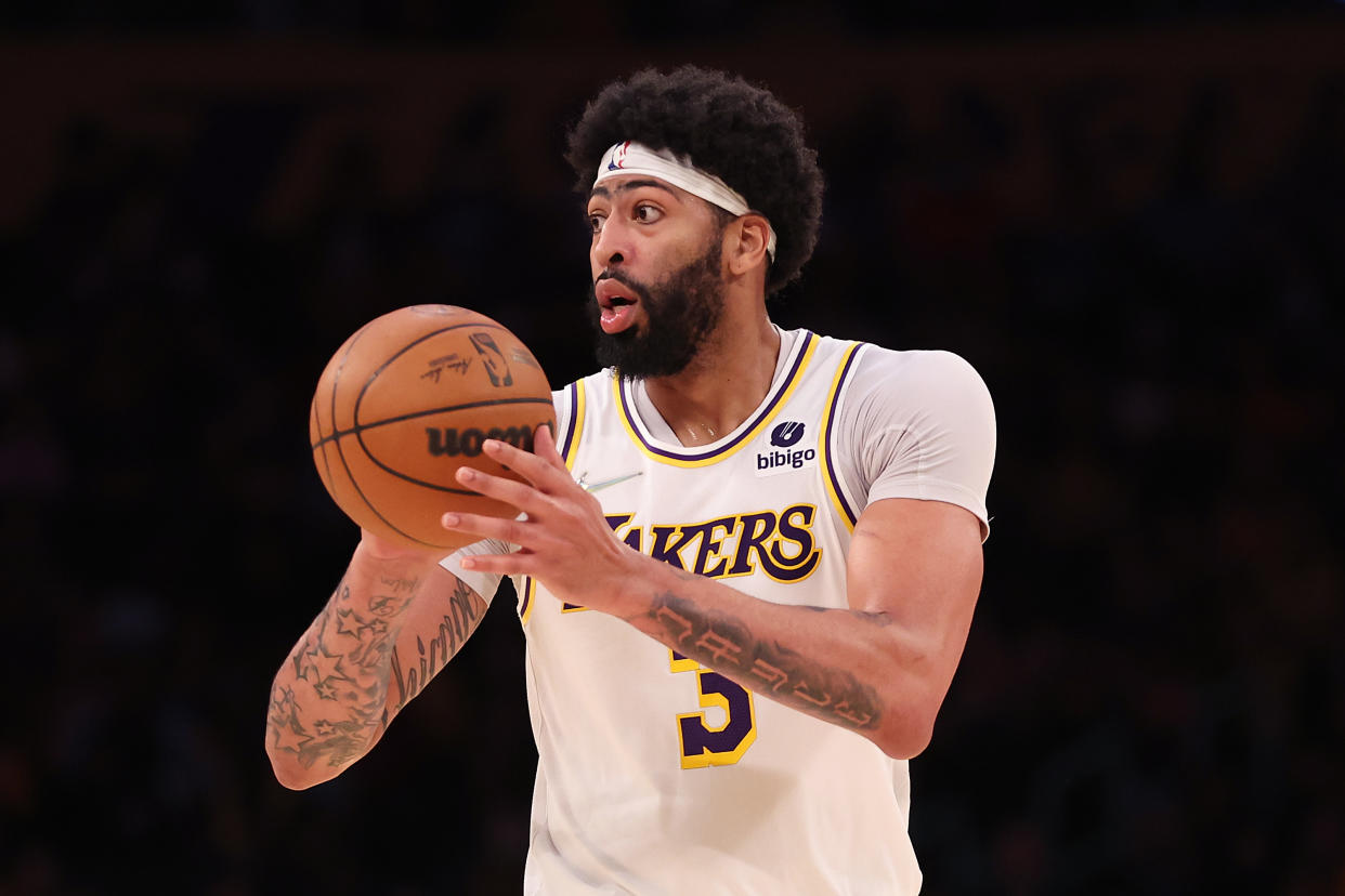 Anthony Davis #3 of the Los Angeles Lakers is a fantasy star when healthy