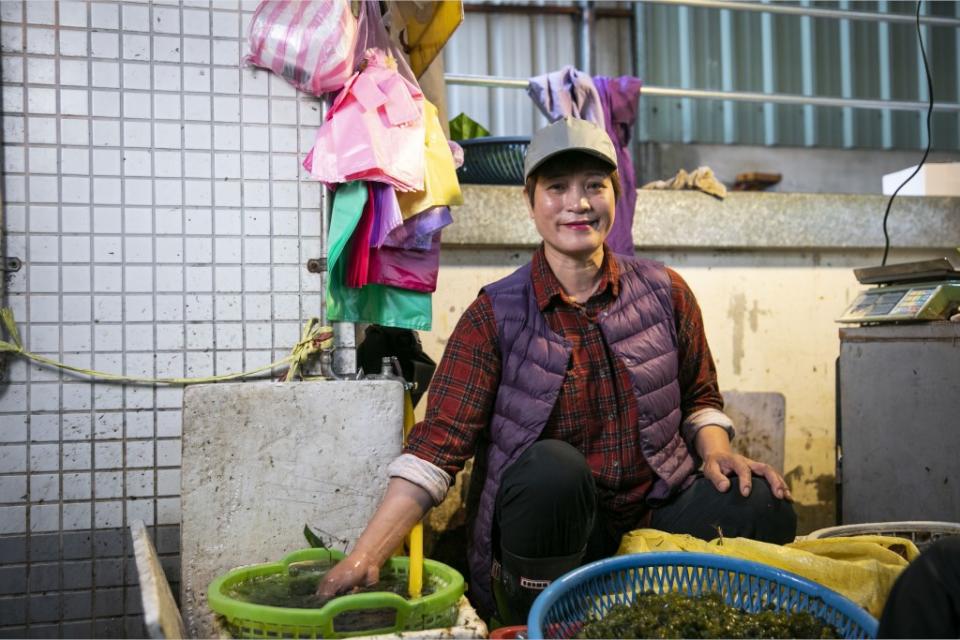 挖蝸牛像極了愛情！　《我在市場待了一整天》花蓮重慶市場職人臉譜