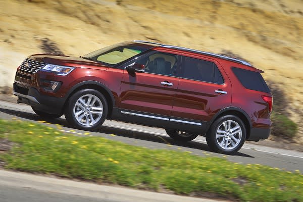 2016 Ford Explorer photo