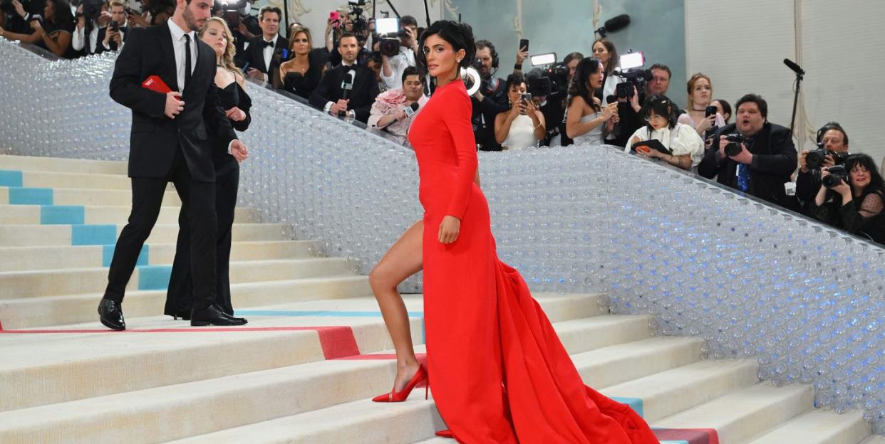us socialite kylie jenner arrives for the 2023 met gala at the metropolitan museum of art on may 1, 2023, in new york the gala raises money for the metropolitan museum of arts costume institute the galas 2023 theme is karl lagerfeld a line of beauty photo by angela weiss afp photo by angela weissafp via getty images
