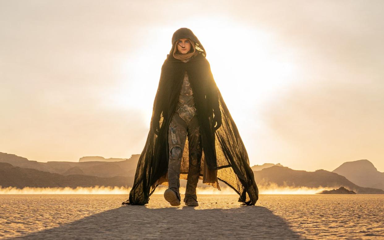 "Dune: Part Two" gehört zweifellos zu den größten Kino-Highlights 2024. In einer Hauptrolle, wie schon beim ersten Film vor drei Jahren: Hollywood-Shootingstar Timothée Chalamet. (Bild: 2023 Warner Bros. Entertainment)