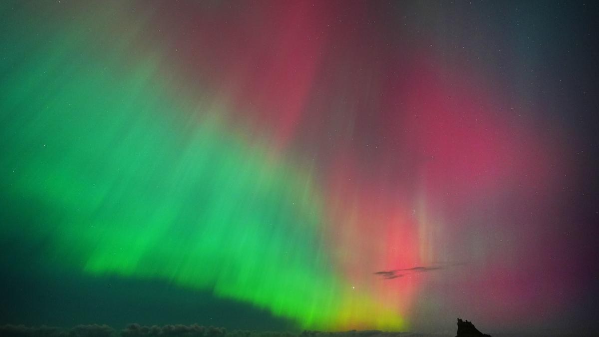 Northern Lights put on stunning display across England