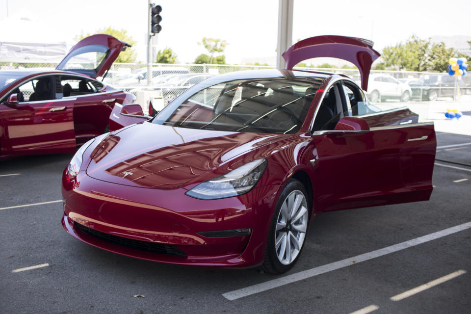 Tesla is determined to move as many EVs as it can before its summer quarter is