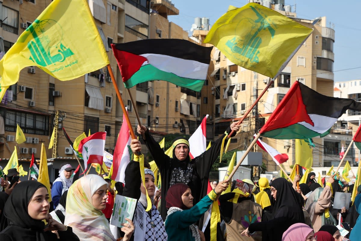 Hezbollah supporters in Beirut (REUTERS)