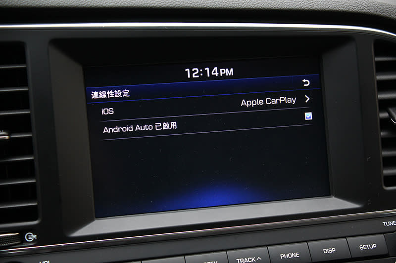 當代車載系統的重點 — Apple CarPlay與Android Auto，也是ELANTRA Sport的標配。