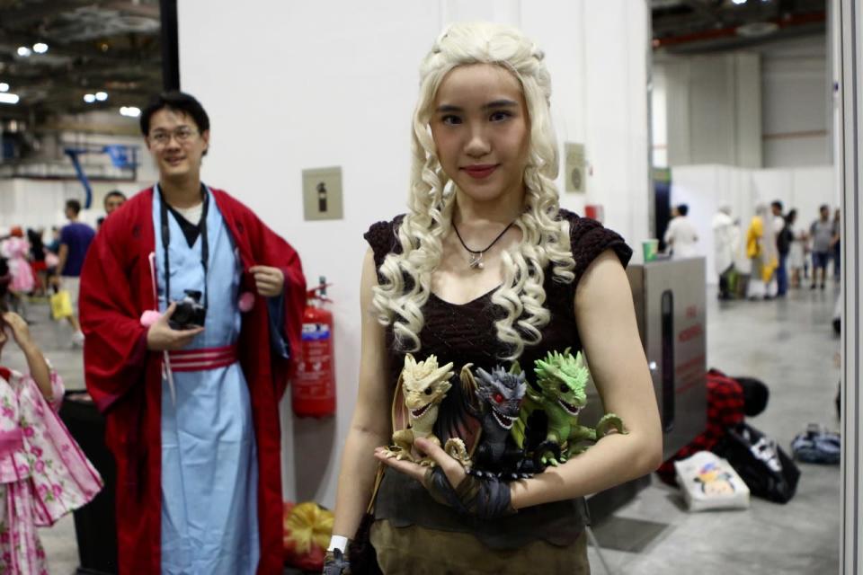 A cosplayer dressed as Daenerys Targaryen from “Game of Thrones”.  (Photo: Sharlene Sankaran/ Yahoo Newsroom)