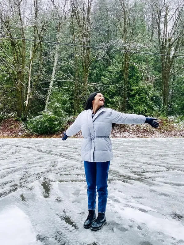Fanny Ghassani liburan akhir tahun 2021 di Seattle, Amerika Serikat (Foto: Instagram/@fannyghassani)