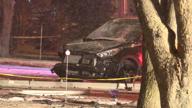 Toronto man, 24, dies in hospital after single vehicle crashes in Richmond Hill