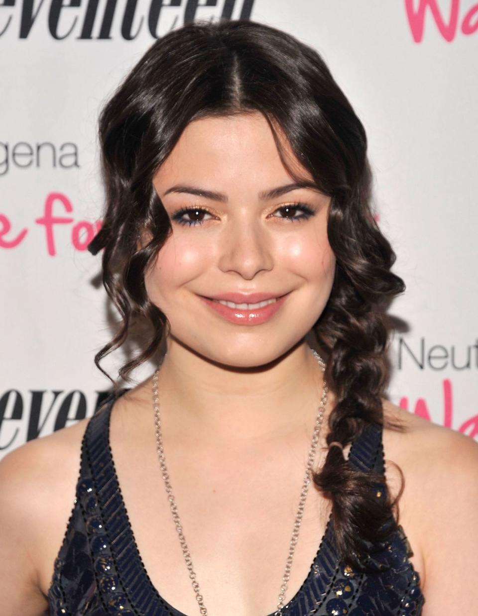 Curly Hairstyles: Miranda Cosgrove