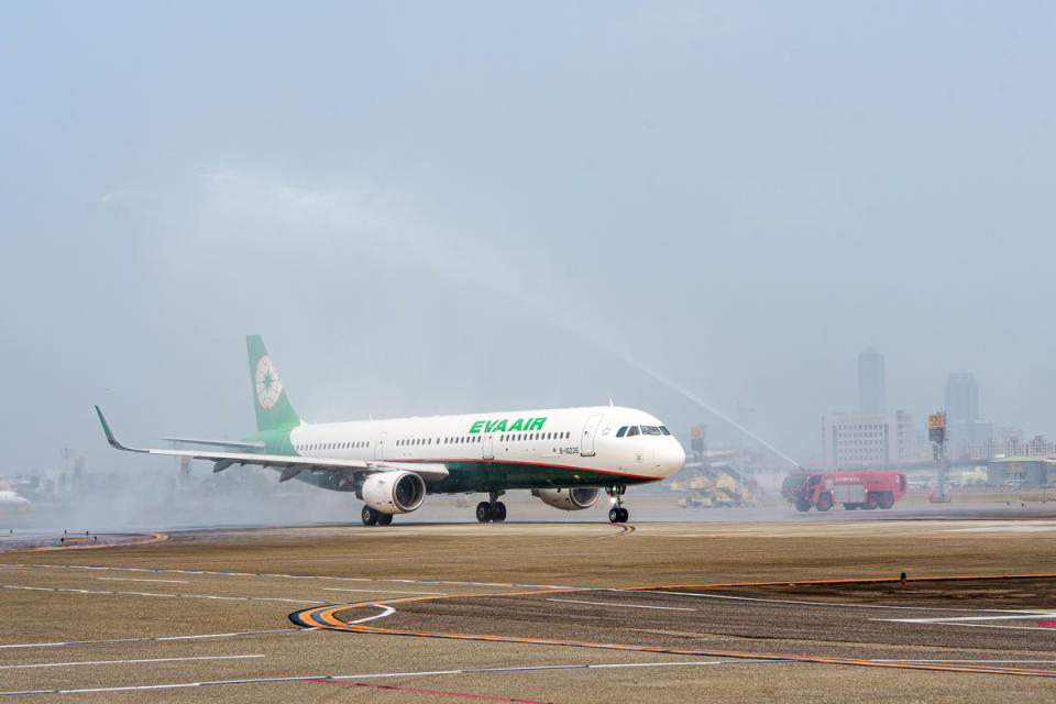 長榮航空此次開航高雄飛香港，成為唯一經營高雄飛香港、澳門、桃園飛香港及澳門四條航線的航空公司。   圖：長榮航空／提供