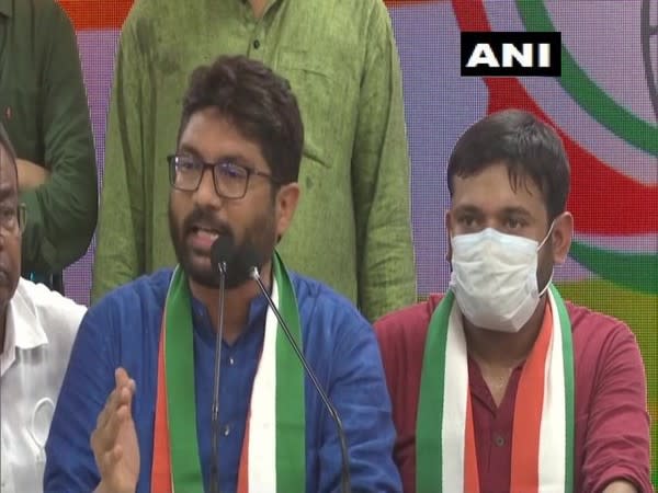 Independent MLA from Gujarat Jignesh Mewani addressing a press conference in Delhi on Tuesday. [Photo/ANI]