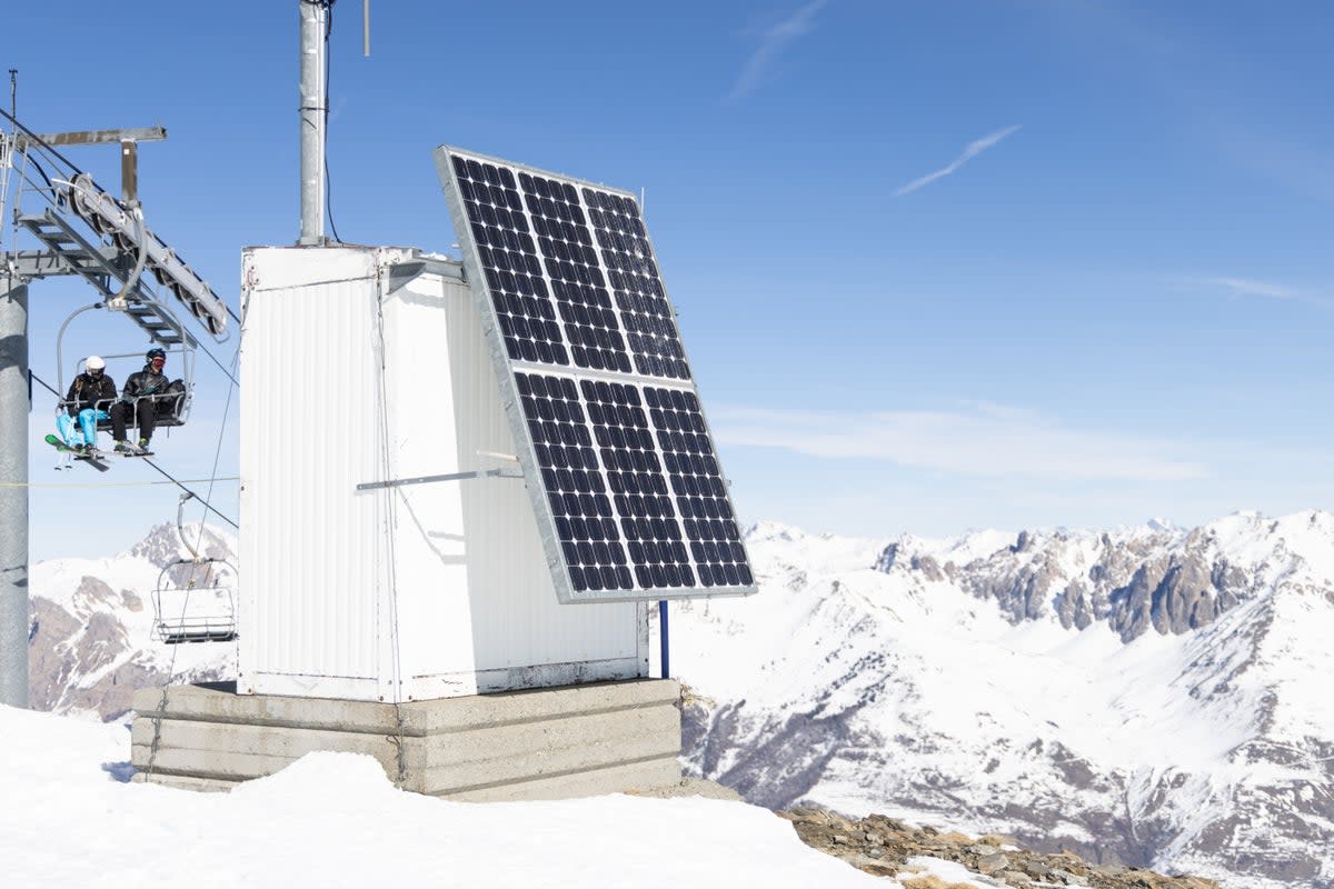 Sustainable future: many lifts are now powered by solar panels (©Thibaut-Blais-infrastructures)