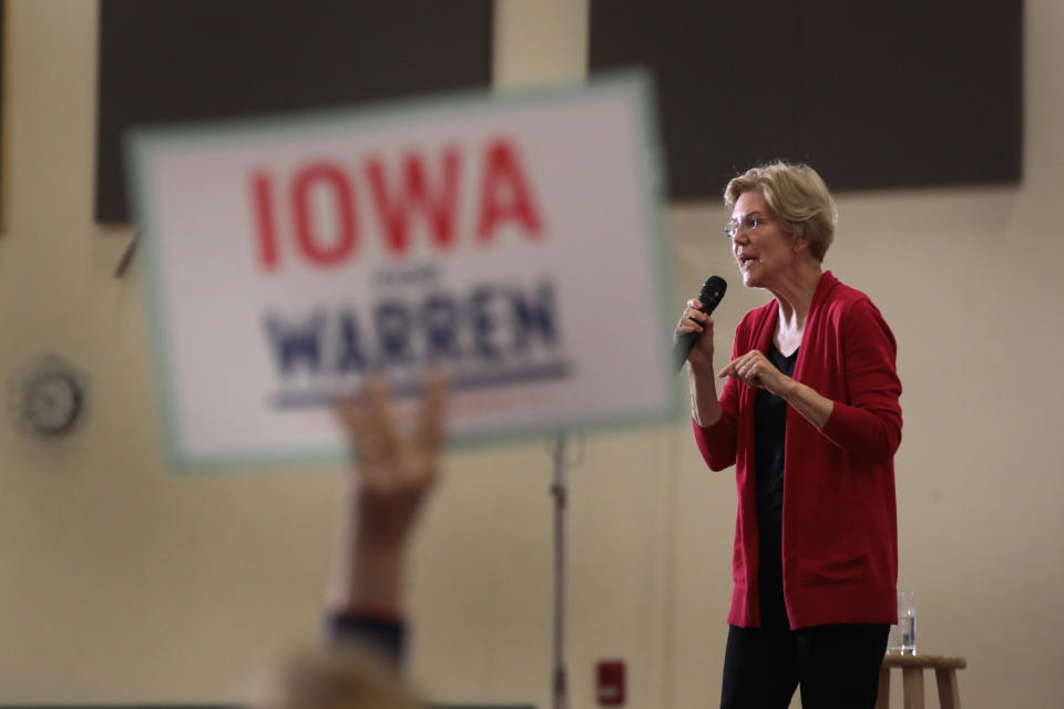 Democratic presidential candidate Sen. Elizabeth Warren (D-MA) speaks to guests during a campaign stop at Hempstead High School on Nov. 2, 2019 in Dubuque, Iowa. (Photo: Scott Olson/Getty Images)