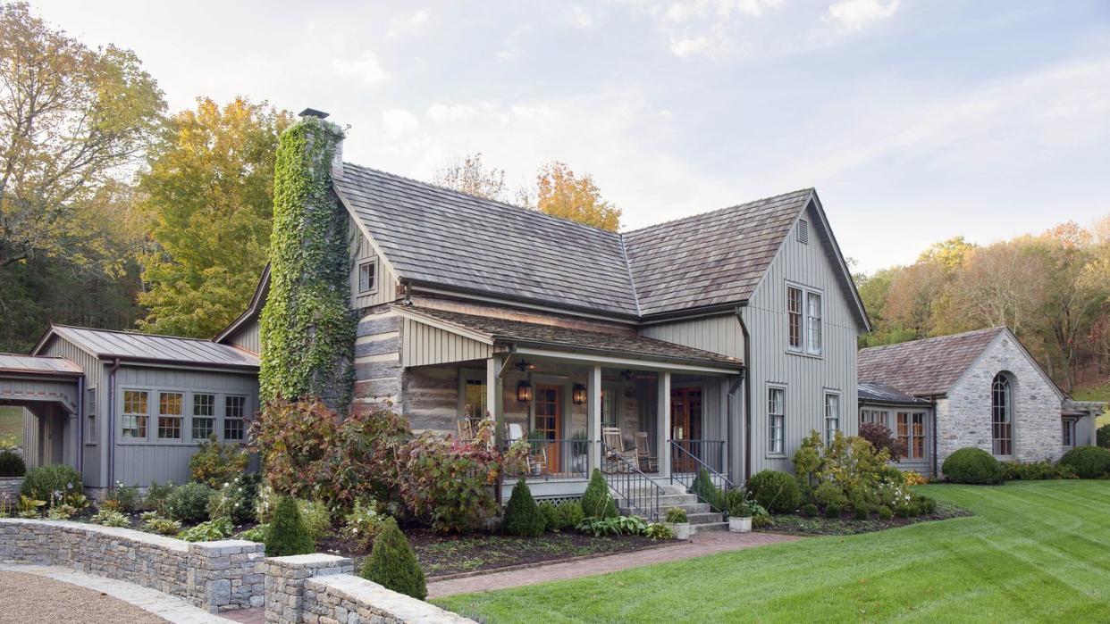 chris tomlin cabin exterior