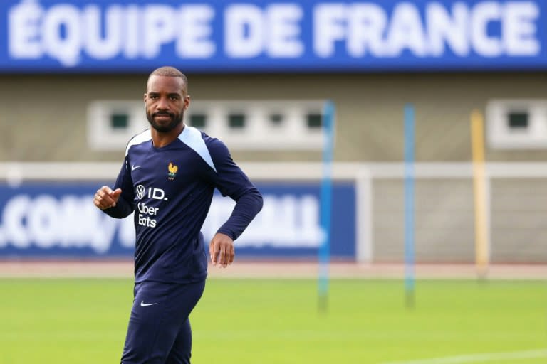 El futbolista francés Alexandre Lacazette entrena para los Juegos Olímpicos de París el 17 de junio de 2024 en Clairefontaine-en-Yvelines (Emmanuel Dunand)