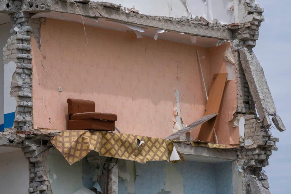 The aftermath of a Russian rocket that hit an apartment block, in Chasiv Yar, Donetsk (Nariman El-Mofty/AP)
