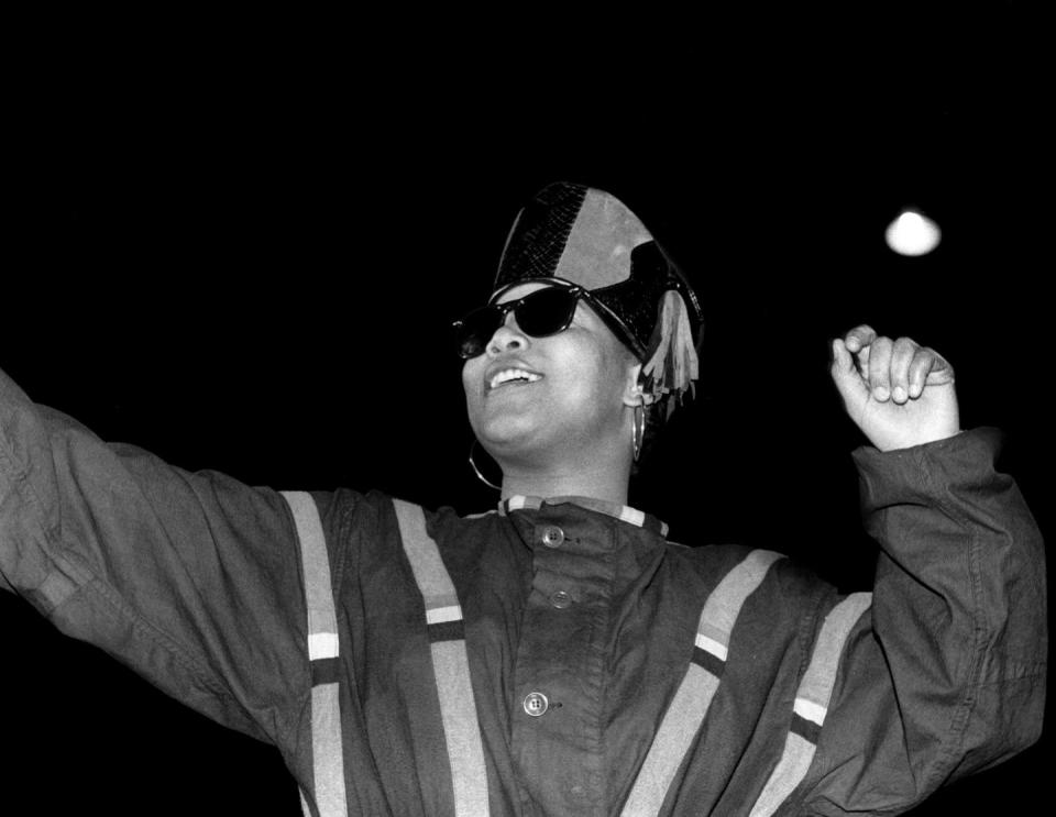 <p>Queen Latifah performs at the International Amphitheatre in Chicago in April 1990.</p>