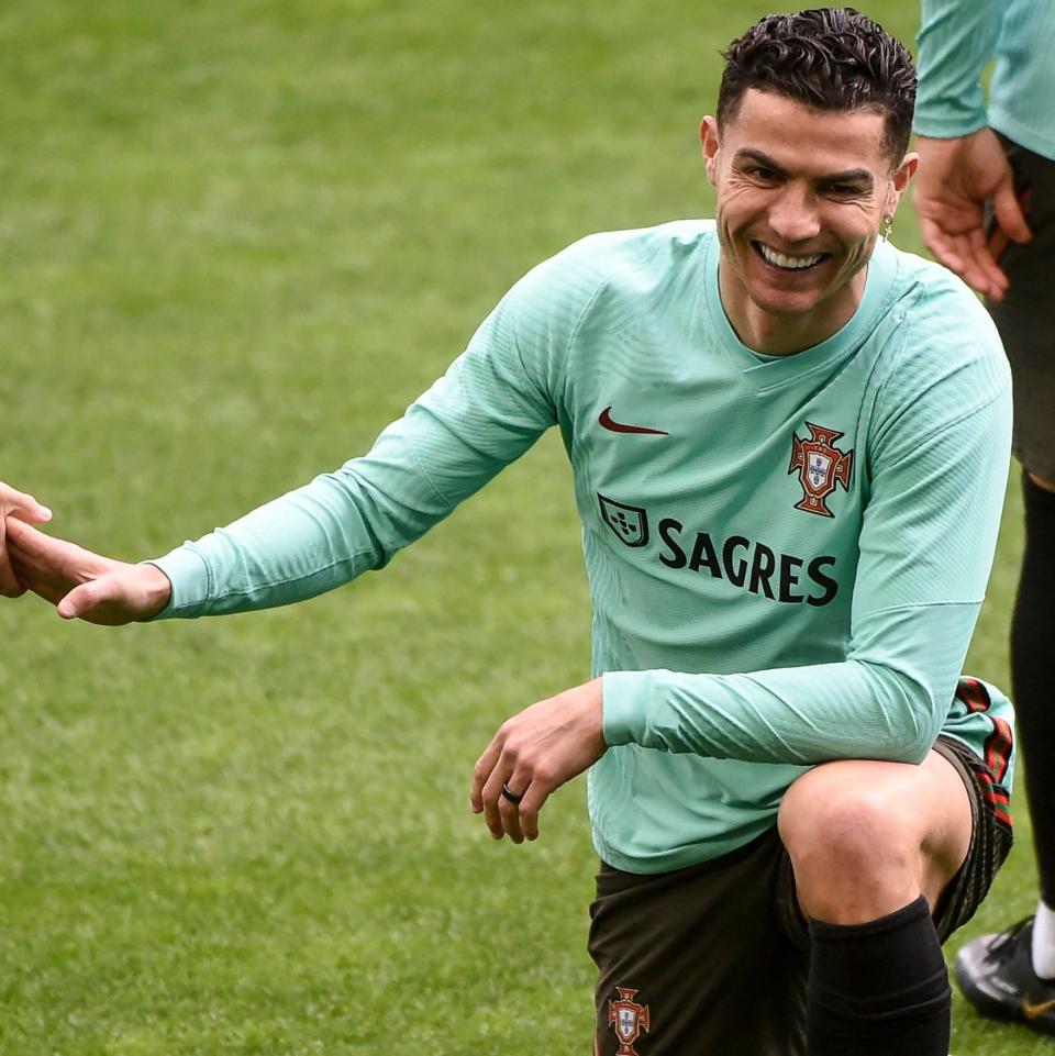 Portugal's forward Cristiano Ronaldo wearing an Oura ring at the Dragao Stadium in Porto, on March 23, 2022