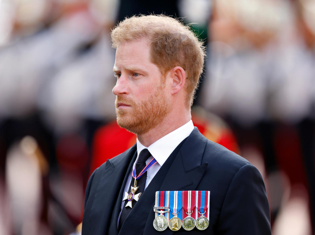 El príncipe Harry en la procesión que acompañó a la reina. (Photo by Max Mumby/Indigo/Getty Images)