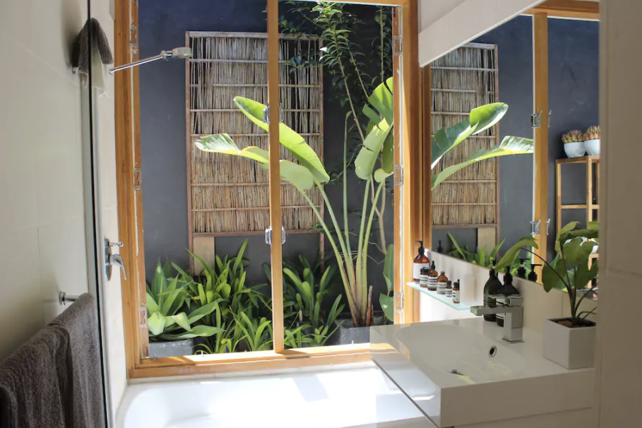 And what Bali villa is complete without a relaxing bath amongst tropical gardens?