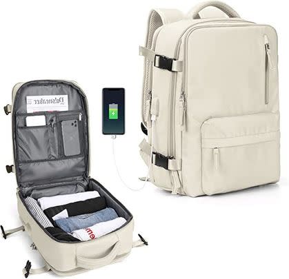 Travel light with this under-seat carry on cabin bag, which even comes with a USB charging port and shoes compartment, and save 15%