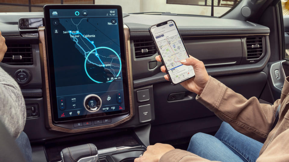 Despite good visibility, Ford’s large, portrait-oriented screen is a less-than-elegant display solution. - Credit: John Roe, courtesy of Ford Motor Company.