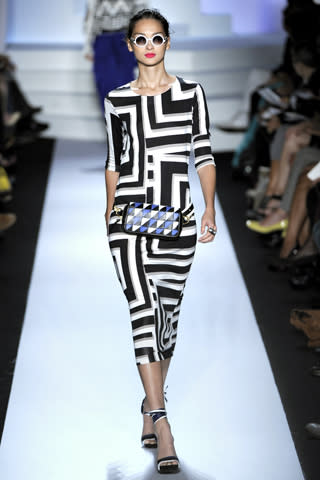 Diane von Furstenburg's Spring 2011 runway show featured loads of fanny packs.