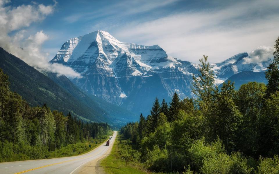 The incredibly scenic Yellowhead Highway in Mt. Robson Provincial Park 