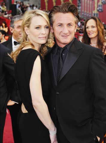 Alain BENAINOUS/Getty Robin Wright and Sean Penn