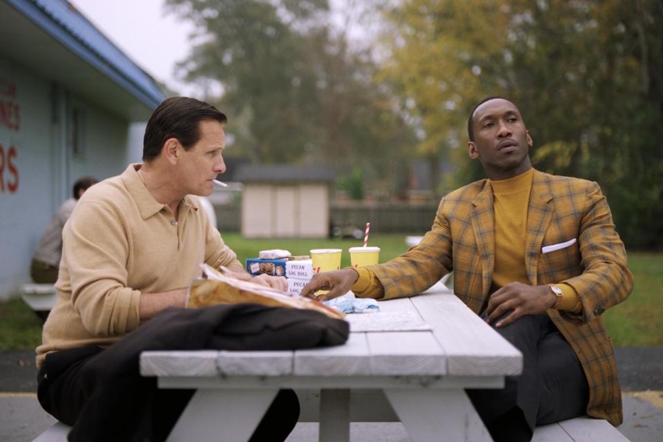 L to R: Viggo Mortensen and Mahershala Ali in GREEN BOOK