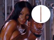 <p>Teyana Taylors heißer Body im Kanye West-Video Fade bringt Männer und Frauen gehörig zum Schwitzen. Am Ende des Videos taucht Taylor mit einem Katzengesicht auf, das die ganze Welt verwirrt hat – wir finden es irgendwie toll. Um den Look des Stars nachzumachen, malen Sie einfach die Unterseite Ihrer Nase mit braunem Eyeliner aus. Ziehen Sie eine vertikale Linie zwischen Nase und Oberlippe und malen Sie Ihre Oberlippe aus. Runden Sie das Make-up mit stark betonten Augenbrauen in einem ähnlichen Farbton und dramatischen Katzenaugen ab. (<i>Bild: YouTube/Make Up For Ever</i>)</p>