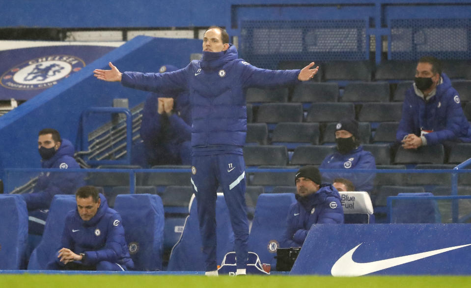 El técnico de Chelsea Thomas Tuchel reacciona durante el partido contra Wolverhampton por la Liga Premier inglesa, el miércoles 27 de enero de 2021, en Londres. (AP Foto/Frank Augstein)