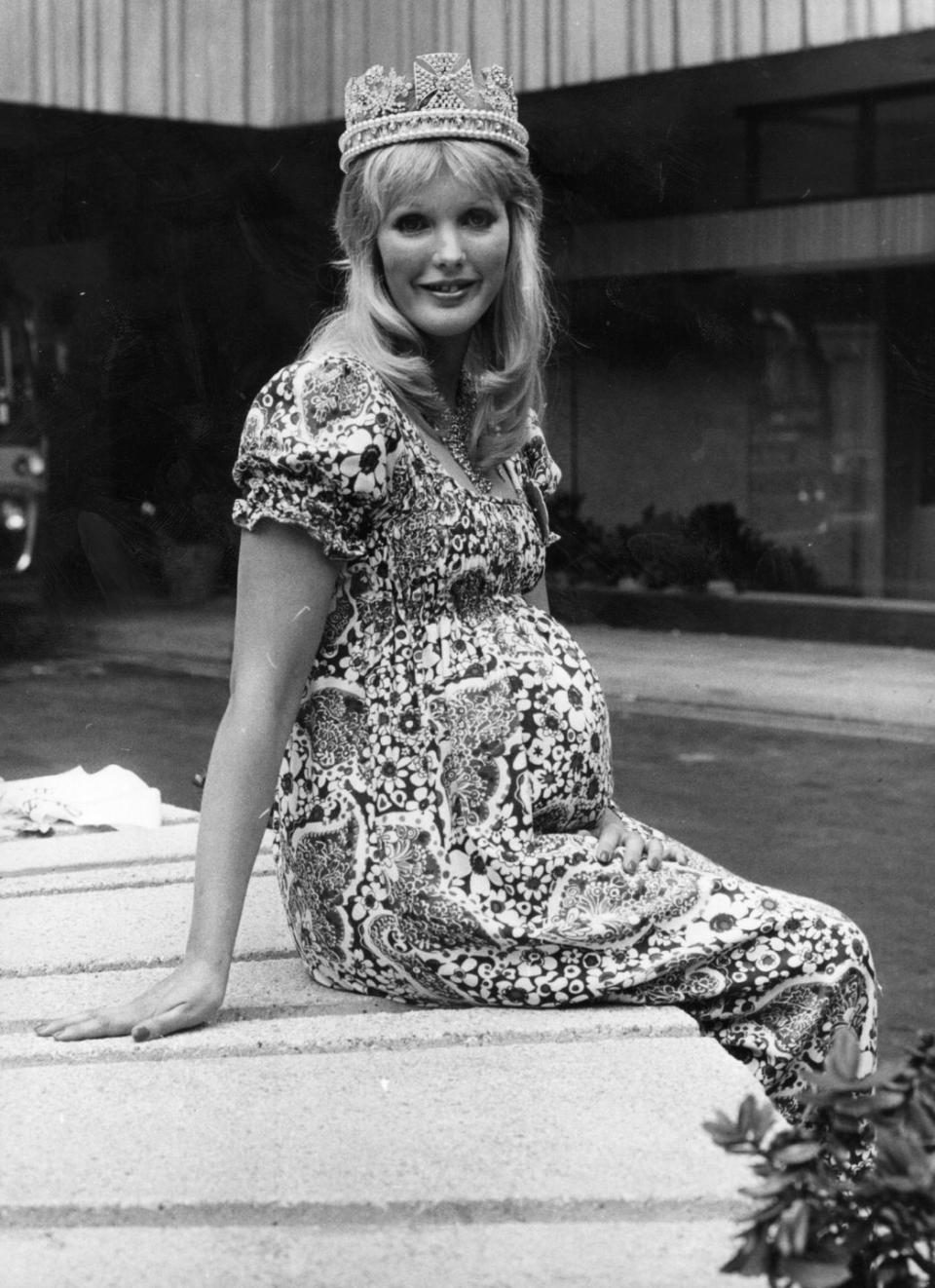 <p>Behold: Winner of the 1972 "Mother-to-Be of the Year" competition.</p>