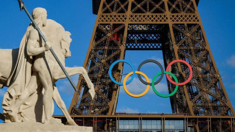 The Eiffel Tower and the Olympic symbol