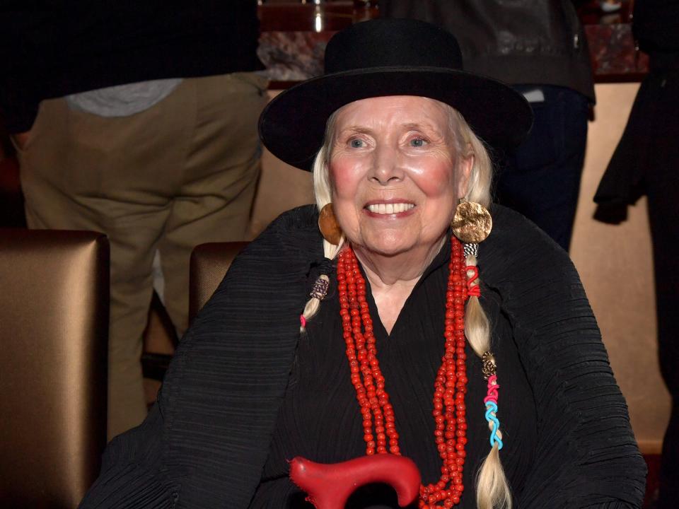 Joni Mitchel attends the Jazz Foundation honors Joni Mitchell And Wayne Shorter at Vibrato on November 10, 2019 in Los Angeles, California.