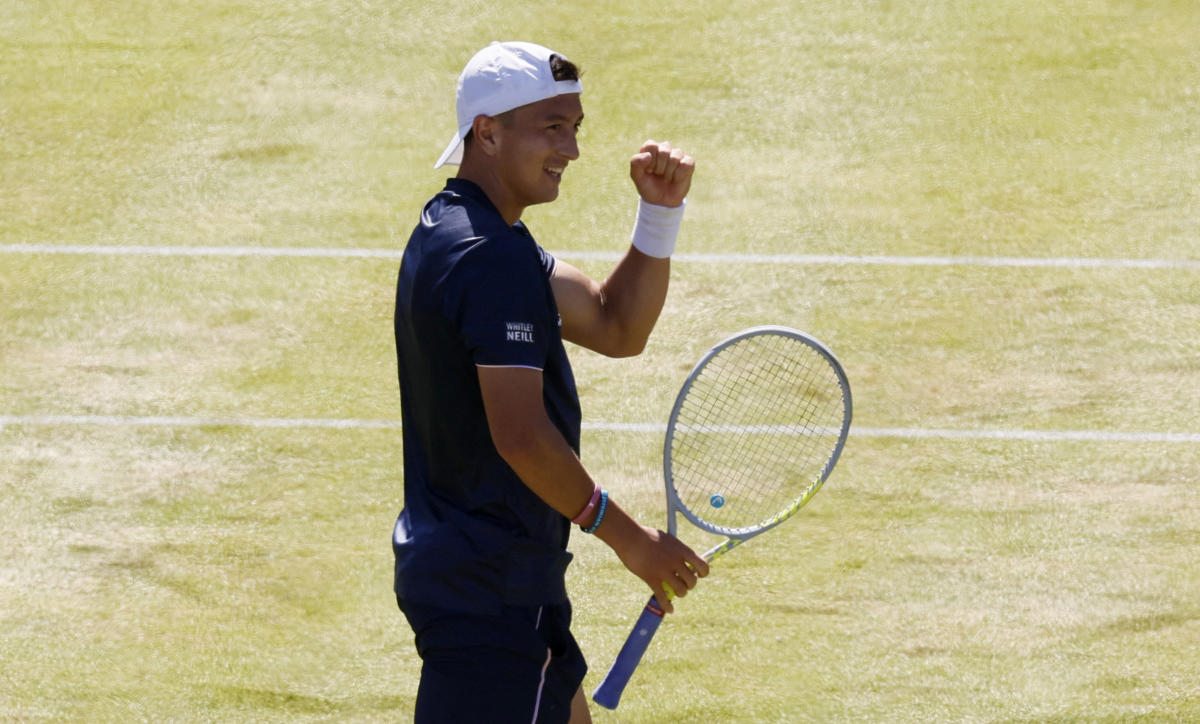 Queen's Club: Ryan Peniston's dream debut ends against Filip Krajinovic in  quarter-finals, Tennis News