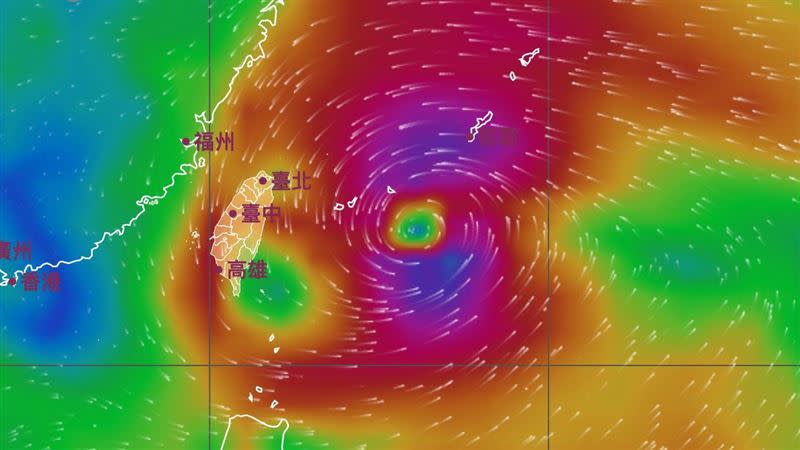 烟花颱風的走法對台灣算是友善，最強的風雨將從海上通過。（圖／中央氣象局）