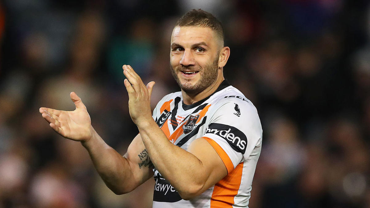 Wests Tigers tell Robbie Farah he can find new NRL club next